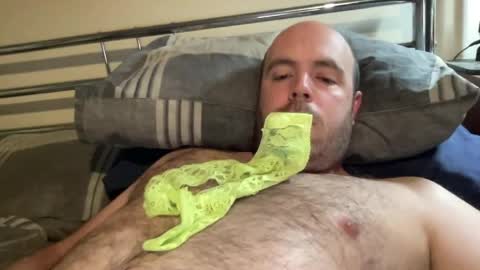 Snapshot of owenfn2 chatting on 15, 4, 2026 Owen2022 online show from 15, 4, 2026