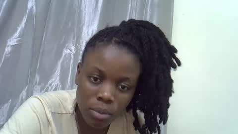 petite_melan online show from 26, 10, 2025