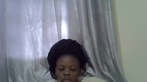 petite_melan online show from 5, 12, 2025