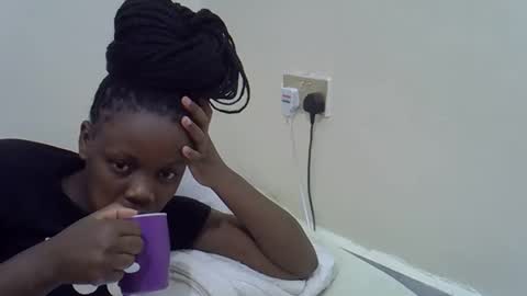 petite_melan online show from 16, 12, 2025