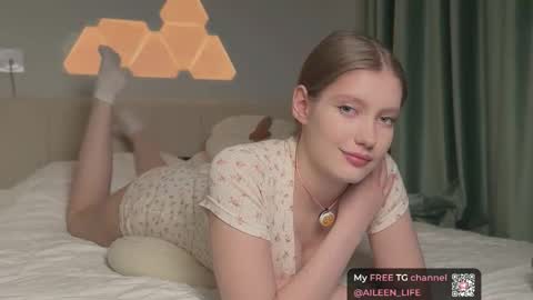 Snapshot of purrpure chatting on 19, 11, 2025 Aileen online show from 19, 11, 2025