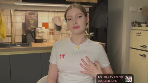 Snapshot of purrpure chatting on 22, 11, 2025 Aileen online show from 22, 11, 2025