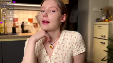 Snapshot of purrpure chatting on 19, 12, 2025 Aileen online show from 19, 12, 2025