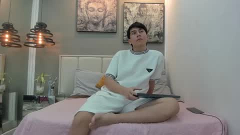 Snapshot of raphael_nyon chatting on 11, 3, 2026 Raphael Nyon online show from 11, 3, 2026