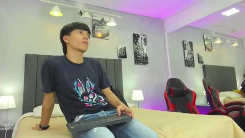 Snapshot of raphael_nyon chatting on 15, 3, 2026 Raphael Nyon online show from 15, 3, 2026