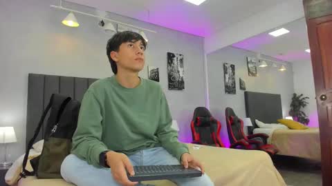 Snapshot of raphael_nyon chatting on 18, 3, 2026 Raphael Nyon online show from 18, 3, 2026