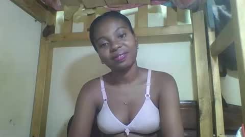 Snapshot of rosalinda933 chatting on 16, 3, 2026 Rosalinda online show from 16, 3, 2026