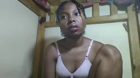 Snapshot of rosalinda933 chatting on 18, 3, 2026 Rosalinda online show from 18, 3, 2026