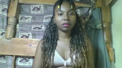 Snapshot of rosalinda933 chatting on 28, 3, 2026 Rosalinda online show from 28, 3, 2026