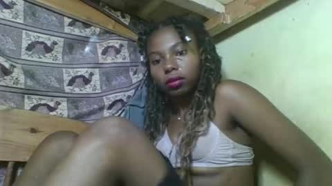 Snapshot of rosalinda933 chatting on 7, 4, 2026 Rosalinda online show from 7, 4, 2026