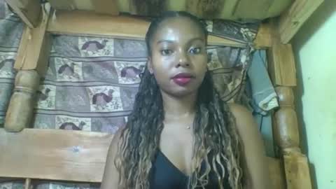 Snapshot of rosalinda933 chatting on 8, 4, 2026 Rosalinda online show from 8, 4, 2026