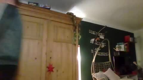 Simon online show from 8, 3, 2025