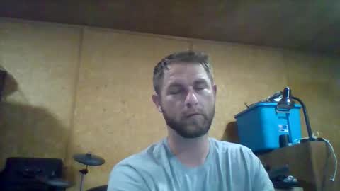 Snapshot of switchleg242 chatting on 16, 4, 2026 switchleg242 online show from 16, 4, 2026