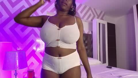 Snapshot of tayrasiny chatting on 17, 3, 2026 Tayra horny for you online show from 17, 3, 2026