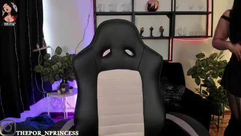 LAURA online show from 15, 4, 2026