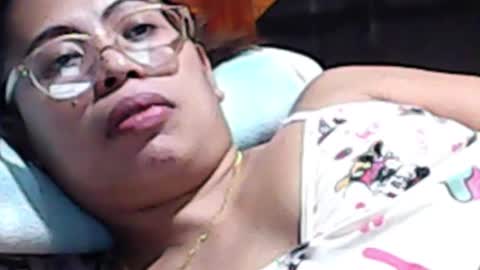 Snapshot of truefilipinabeauty chatting on 24, 10, 2025 emily online show from 24, 10, 2025