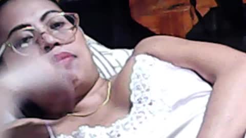 Snapshot of truefilipinabeauty chatting on 1, 11, 2025 emily online show from 1, 11, 2025