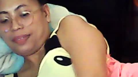 Snapshot of truefilipinabeauty chatting on 25, 11, 2025 emily online show from 25, 11, 2025