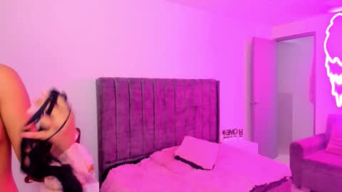 Snapshot of xiomara_cortes chatting on 9, 1, 2026 xiomara_cortes online show from 9, 1, 2026