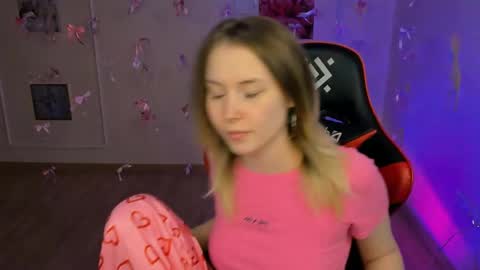 Ella online show from 13, 4, 2026