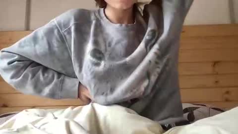 yourgirlaurora online show from 4, 4, 2026