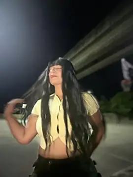 Snapshot of RavenM8 chatting on 10, 4, 2026 RavenM8 online show from 10, 4, 2026