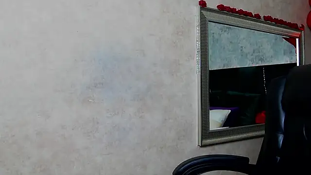 Snapshot of NicolleReyn chatting on 17, 3, 2026 NicolleReyn online show from 17, 3, 2026