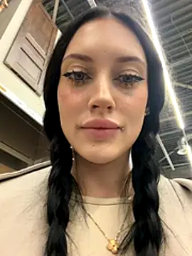 Snapshot of Melissa_crazy chatting on 4, 12, 2025 Melissa crazy online show from 4, 12, 2025