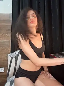 izumikarol online show from 12, 4, 2026