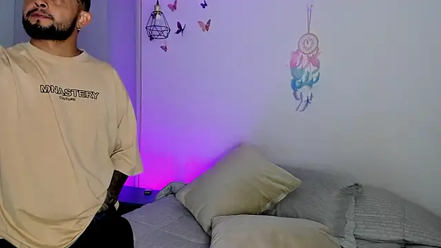 Chloe Johnson  online show from 12, 3, 2026