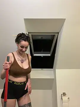 Snapshot of JeSuisUnTapin chatting on 15, 4, 2026 JeSuisUnTapin online show from 15, 4, 2026