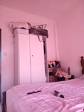 Snapshot of Loliluz_2095 chatting on 12, 3, 2026 Loliluz 2095 online show from 12, 3, 2026