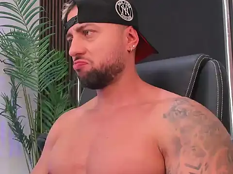 OwenMaximus814 online show from 12, 4, 2026