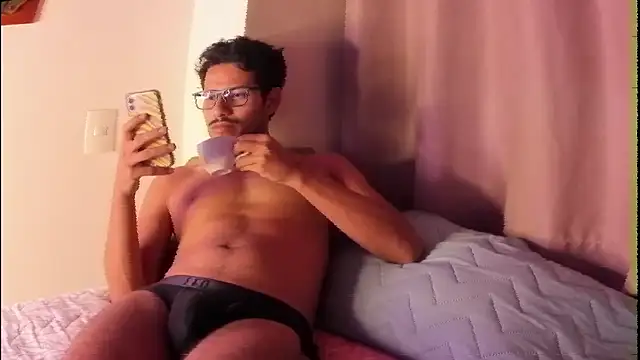 Nicholasrodrii online show from 3, 3, 2026