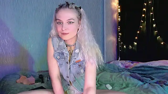 mischellemeow13 online show from 25, 3, 2026