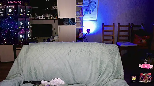 mischellemeow13 online show from 17, 4, 2026