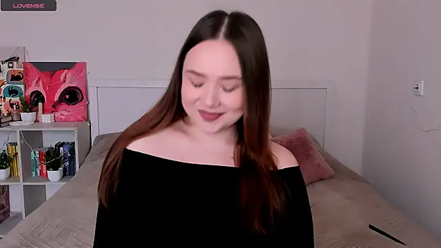 Snapshot of LittleKiitten chatting on 8, 3, 2026 LittleKiitten online show from 8, 3, 2026