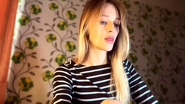 Evvie Summn1 online show from 3, 3, 2026