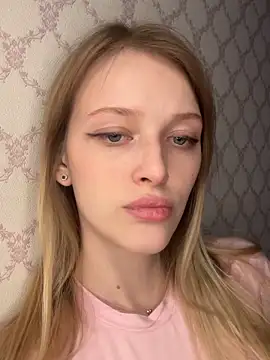 Evvie Summn1 online show from 7, 4, 2026