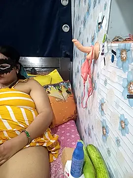 Snapshot of tina8th chatting on 3, 4, 2026 tina8th online show from 3, 4, 2026