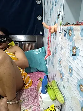 Snapshot of tina8th chatting on 5, 4, 2026 tina8th online show from 5, 4, 2026