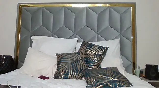 Snapshot of PuddingHotPot chatting on 4, 3, 2025 PuddingHotPot online show from 4, 3, 2025