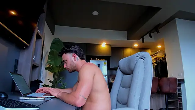 Maximo Marcelo online show from 16, 4, 2026