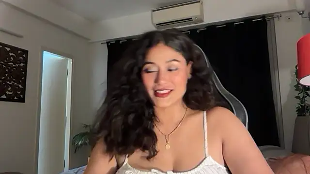 Snapshot of GoddessAnna chatting on 14, 4, 2026 GoddessAnna online show from 14, 4, 2026