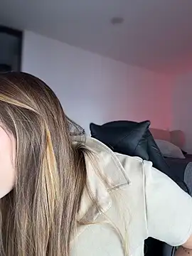 SophieRaily  online show from 6, 4, 2026