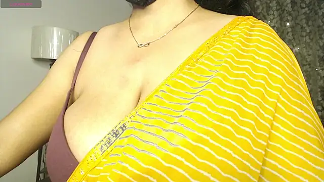 Snapshot of hot_menka chatting on 10, 2, 2026 hot menka online show from 10, 2, 2026