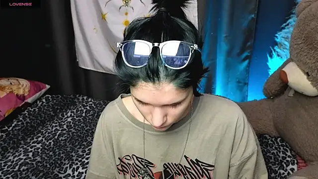 Snapshot of Hyeon_Jin chatting on 12, 1, 2025 Hyeon Jin online show from 12, 1, 2025