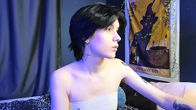 Snapshot of Hyeon_Jin chatting on 6, 2, 2025 Hyeon Jin online show from 6, 2, 2025