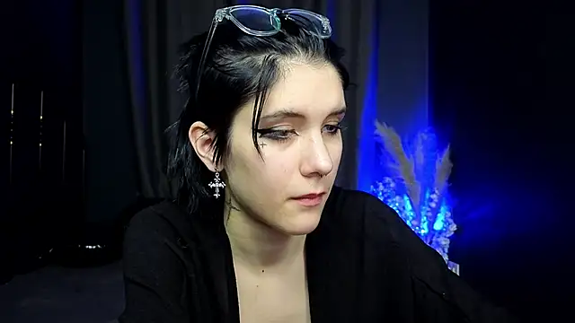 Snapshot of Hyeon_Jin chatting on 4, 3, 2025 Hyeon Jin online show from 4, 3, 2025