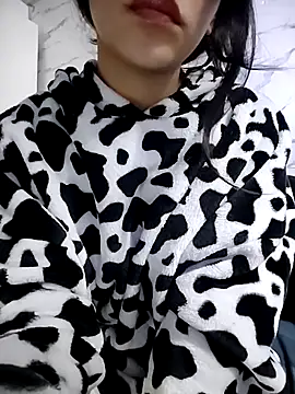 Snapshot of ElaRuil69 chatting on 28, 10, 2025 ElaRuil69 online show from 28, 10, 2025